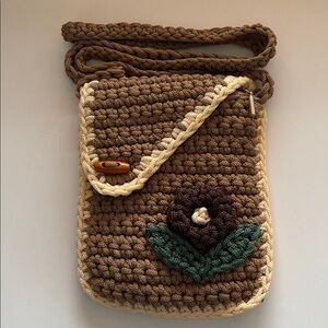 Crochet Style Crossbody Phone/Holder Bag Brown Floral